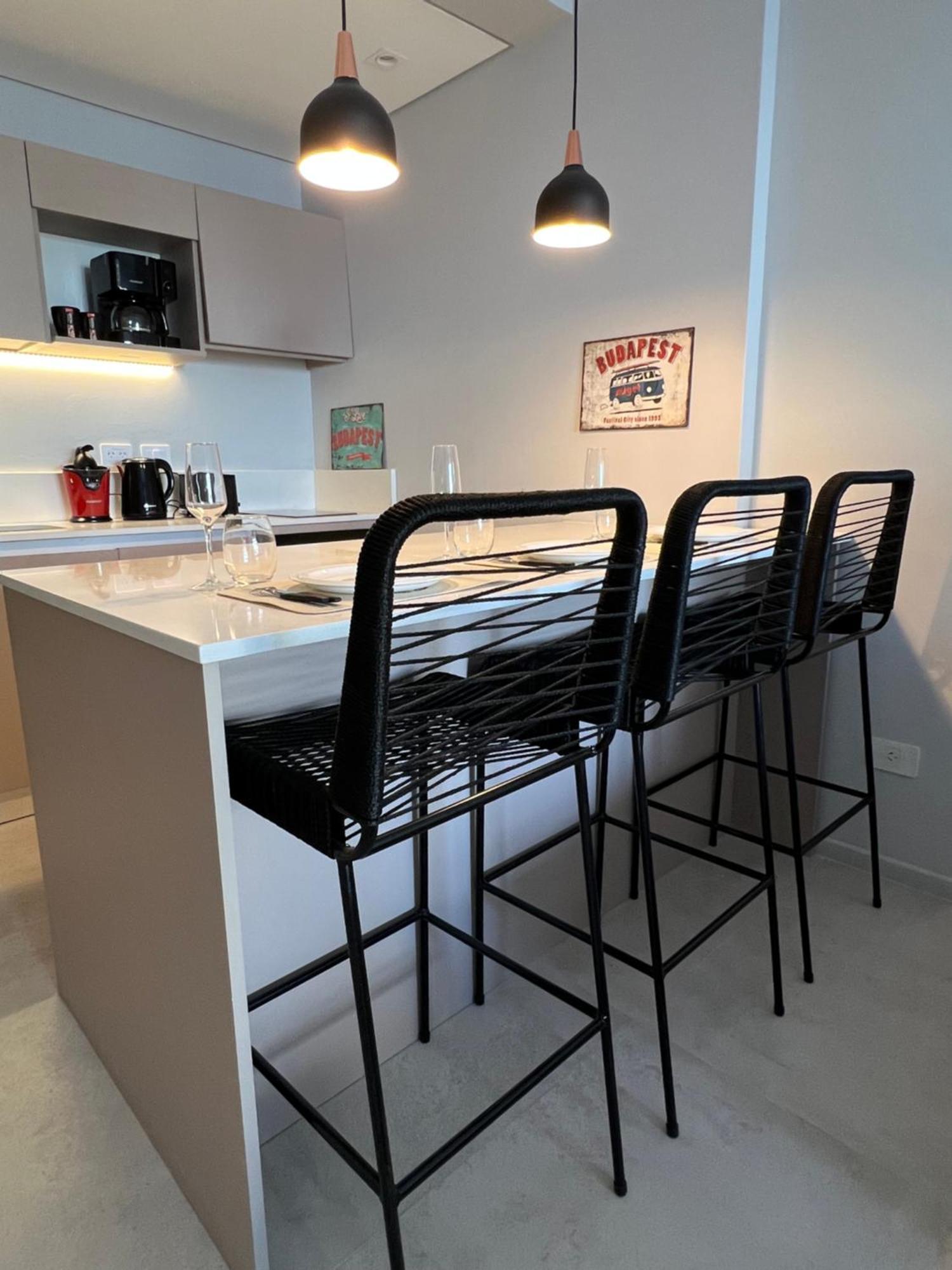 Modern With Premium Amenities Apartment *